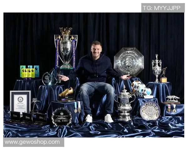 足球巨星浴火重生 跨越困境成就伟大传奇